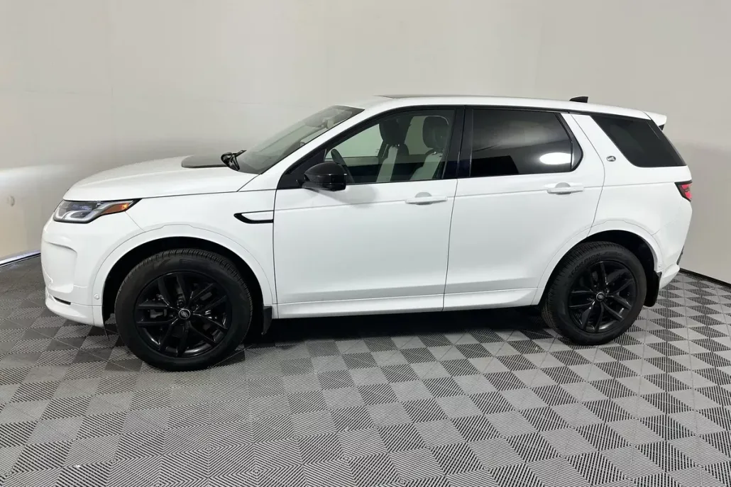 2025 Land Rover Discovery Sport S photo 1