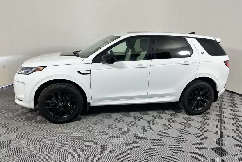 2025 Land Rover Discovery Sport S photo 1