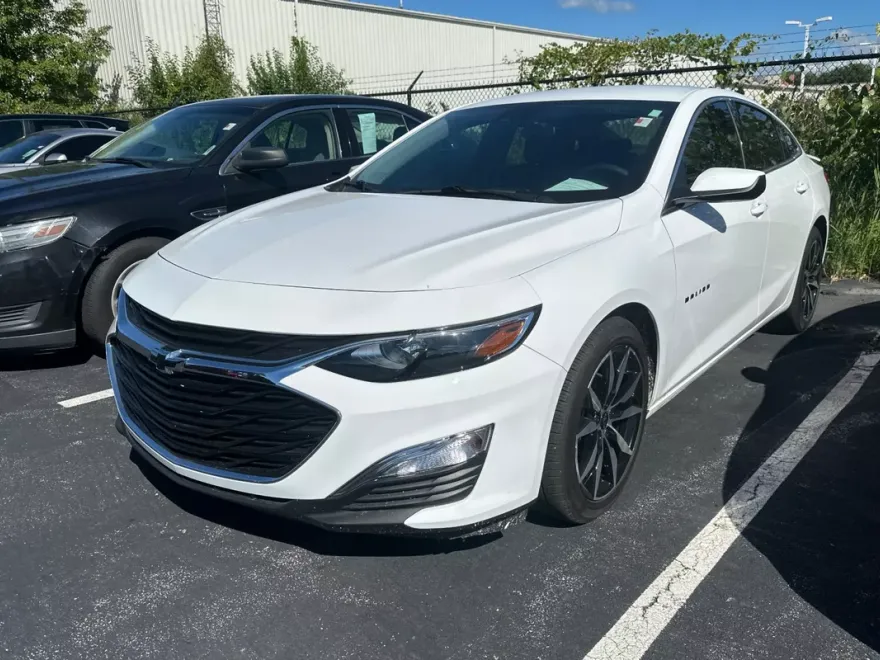 2023 Chevrolet Malibu RS photo 1