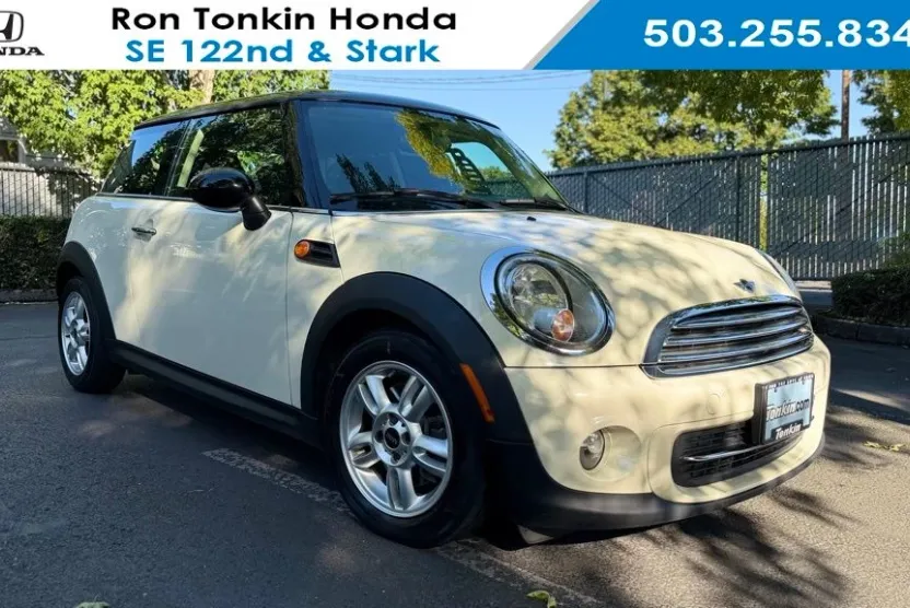 2013 Mini Cooper Base photo 1