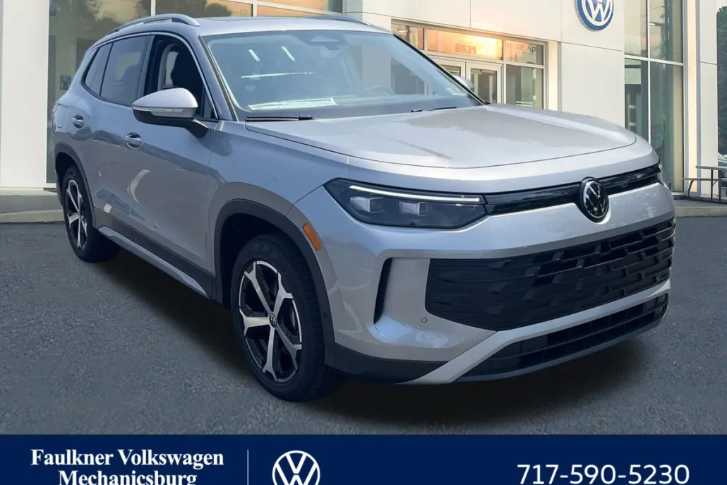 2025 Volkswagen Tiguan SE photo 1