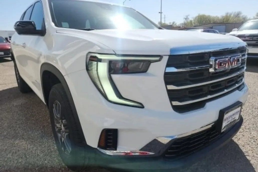 2025 Gmc Acadia Elevation photo 1