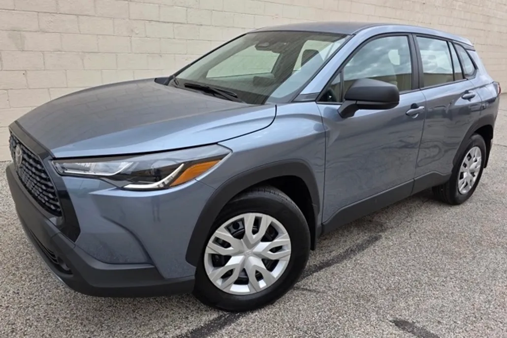 2025 Toyota Corolla Cross L photo 1