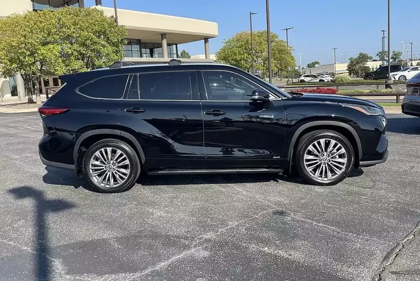 2021 Toyota Highlander Hybrid Platinum photo 1