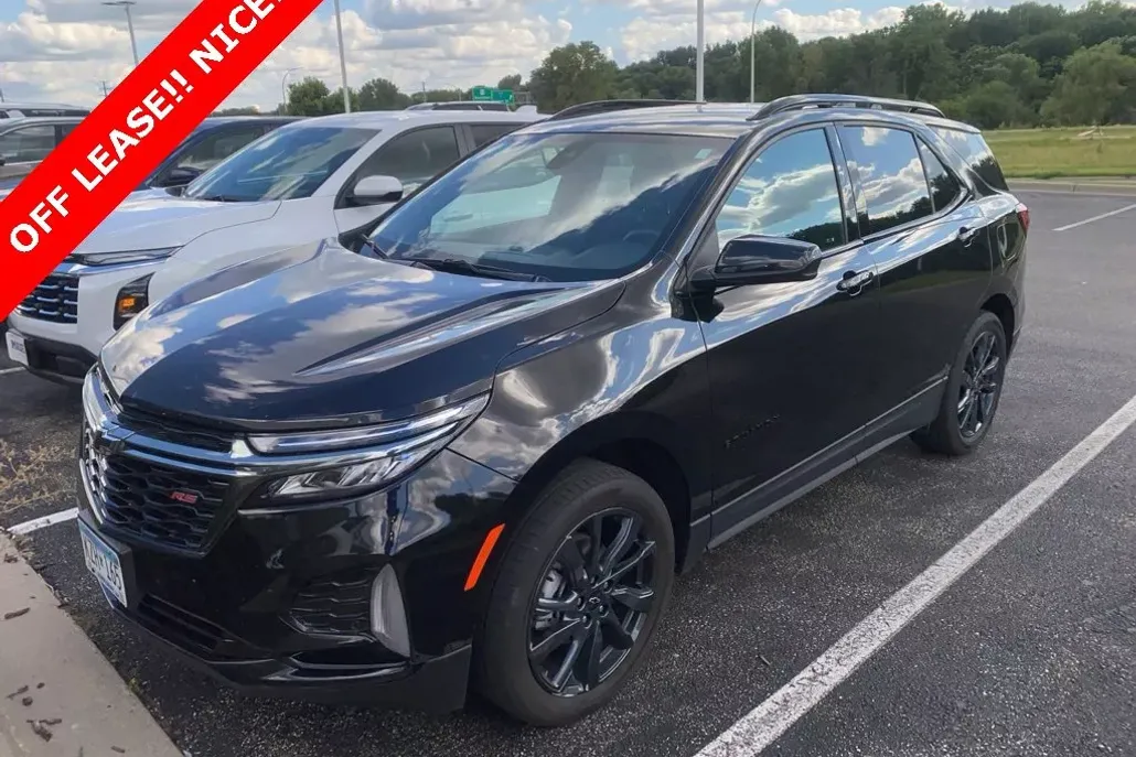 2023 Chevrolet Equinox RS photo 1