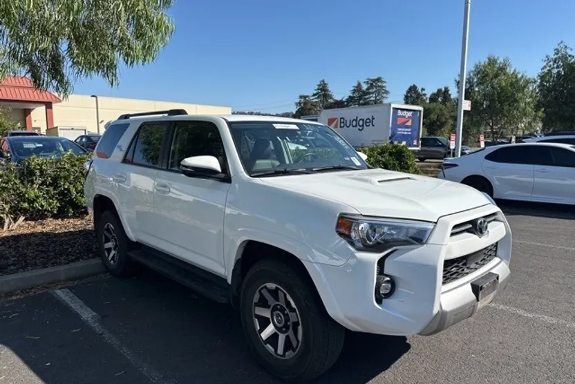 2024 Toyota 4Runner TRD Off-Road Premium photo 1