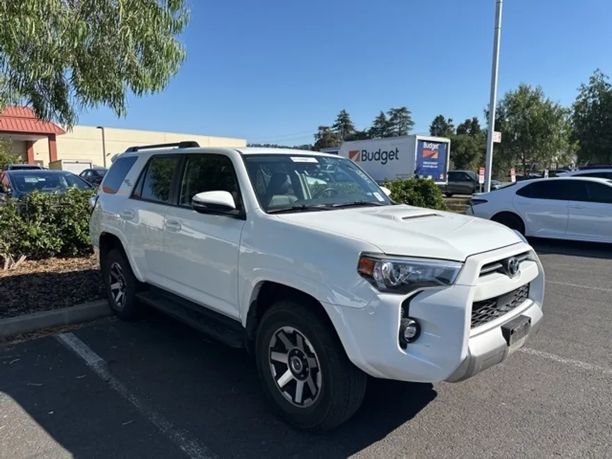 2024 Toyota 4Runner TRD Off-Road Premium photo 1
