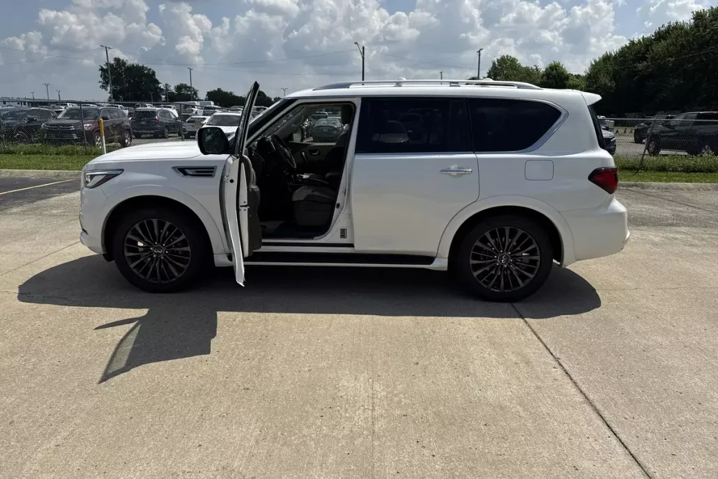 2021 Infiniti QX80 Premium Select photo 1