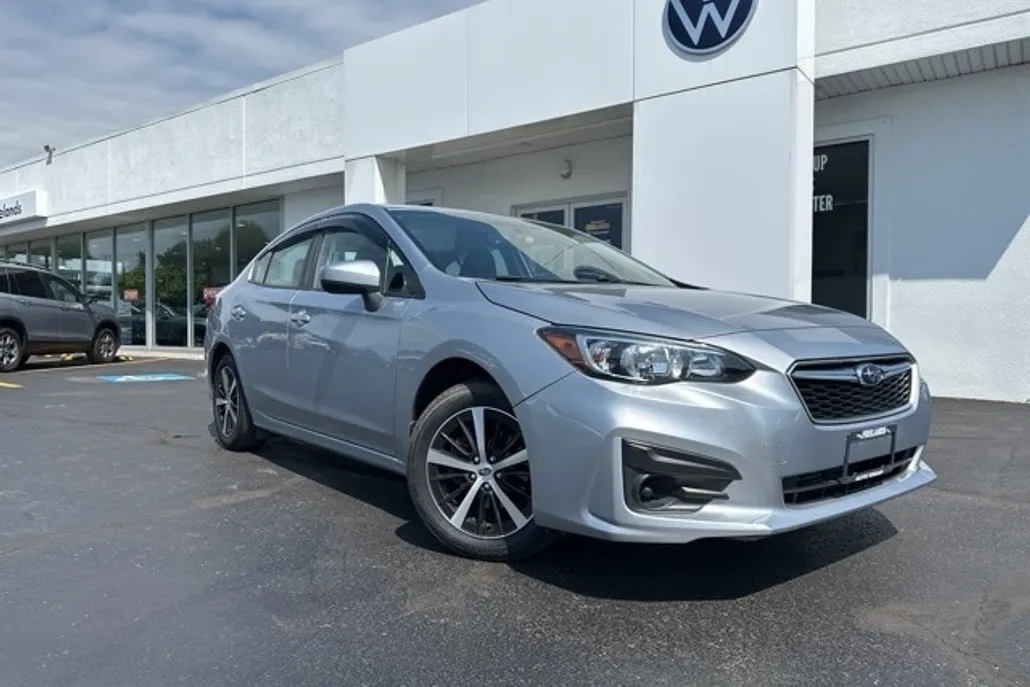 2019 Subaru Impreza 2.0i Premium photo 1