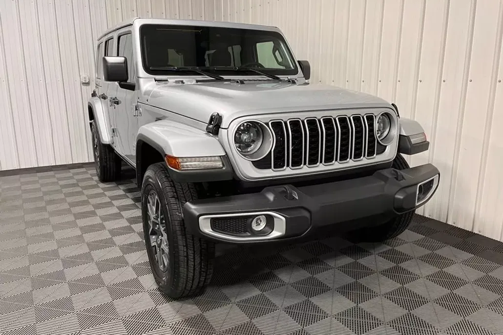 2024 Jeep Wrangler Sahara photo 1