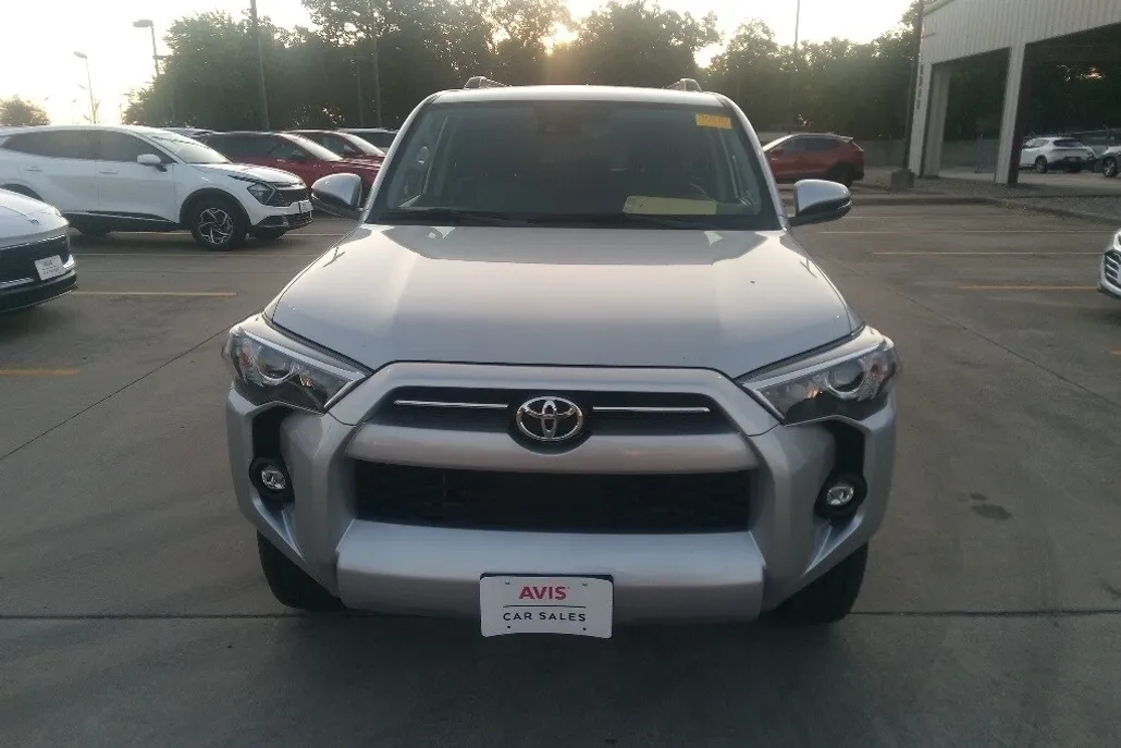2024 Toyota 4Runner SR5 Premium photo 1