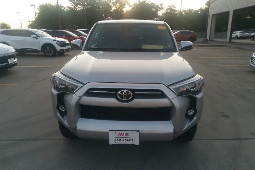 2024 Toyota 4Runner SR5 Premium photo 1