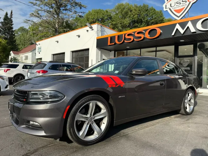 2016 Dodge Charger R/T photo 1