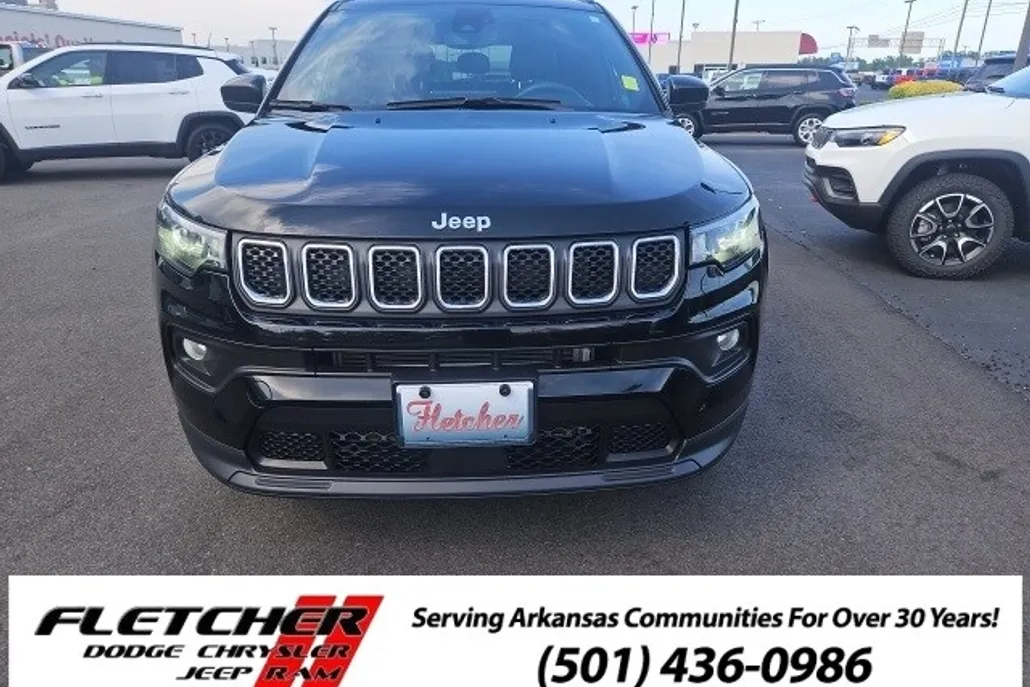 2024 Jeep Compass Latitude photo 1