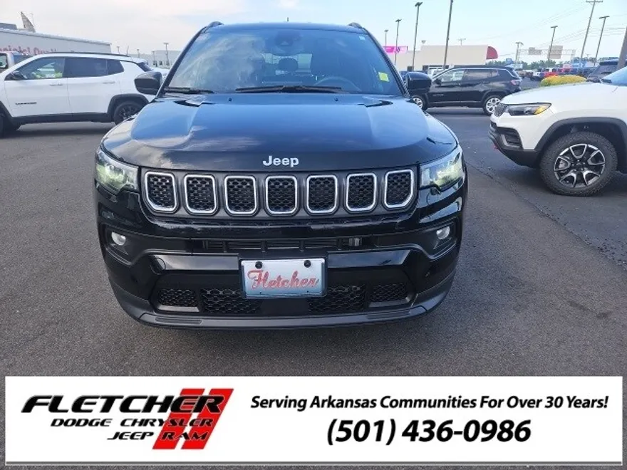 2024 Jeep Compass Latitude photo 1