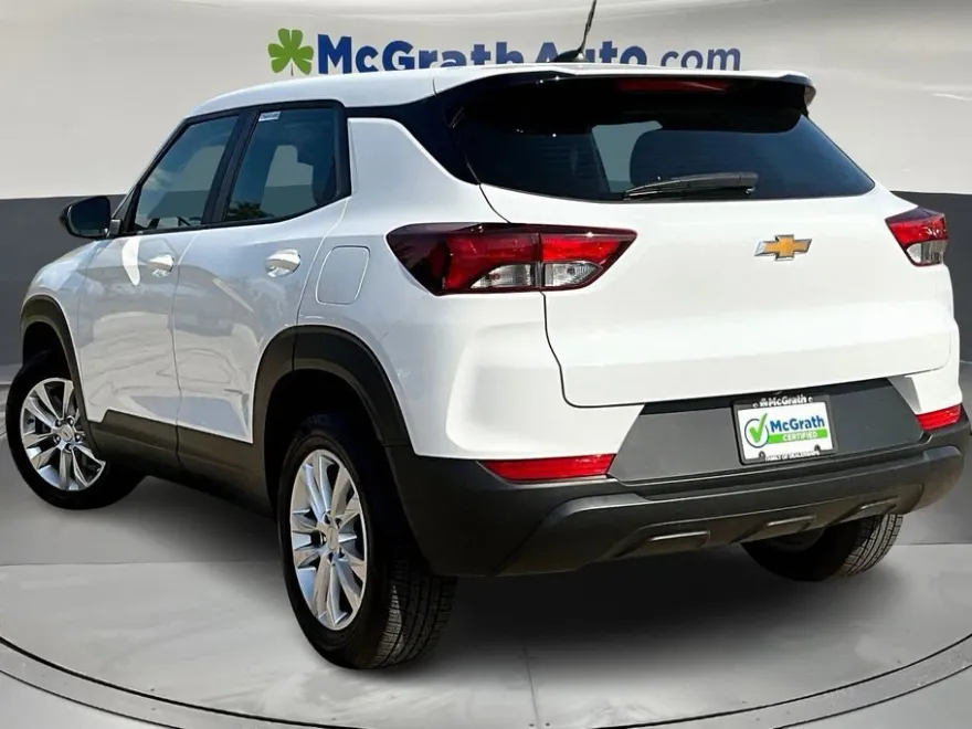 2022 Chevrolet Trailblazer LS photo 1