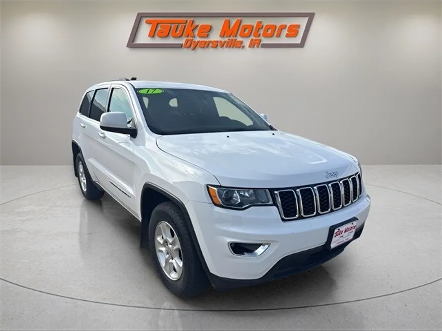 2017 Jeep Grand Cherokee Laredo photo 1