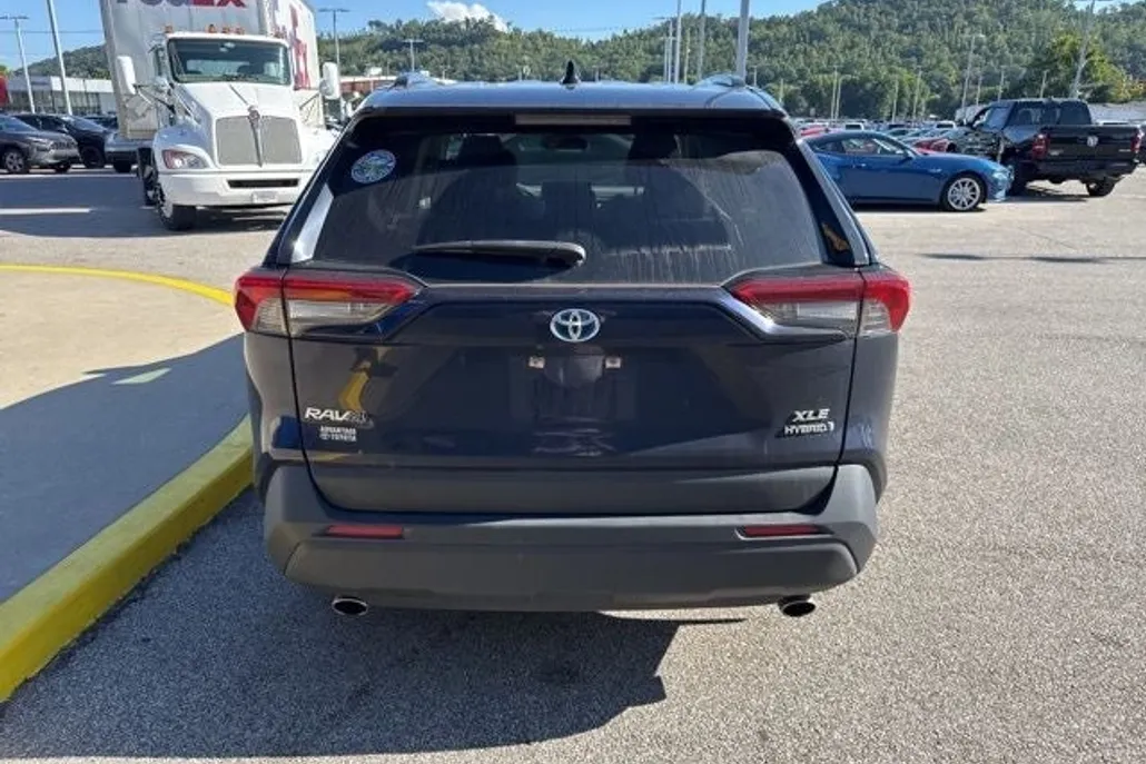 2022 Toyota RAV4 Hybrid XLE photo 1