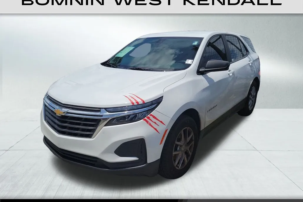 2023 Chevrolet Equinox LS photo 1