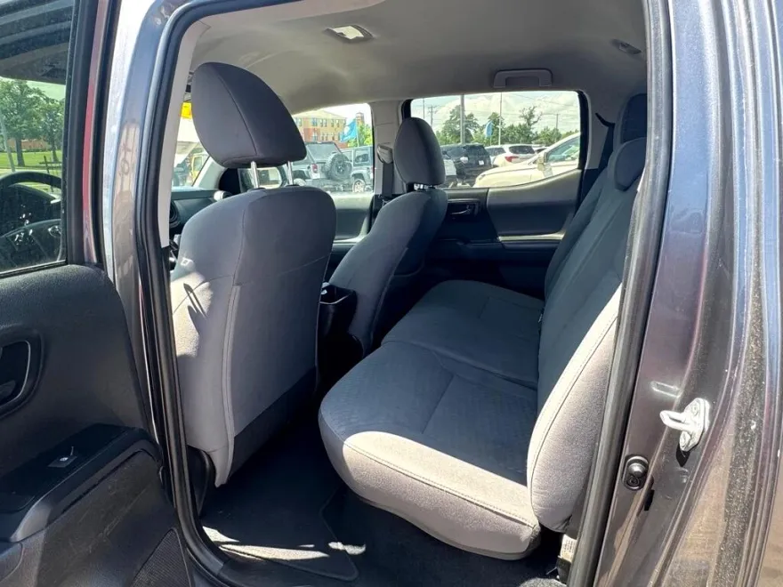 2021 Toyota Tacoma SR5 Double Cab photo 11