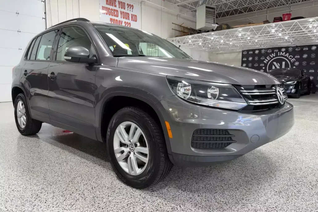 2016 Volkswagen Tiguan Sport photo 1