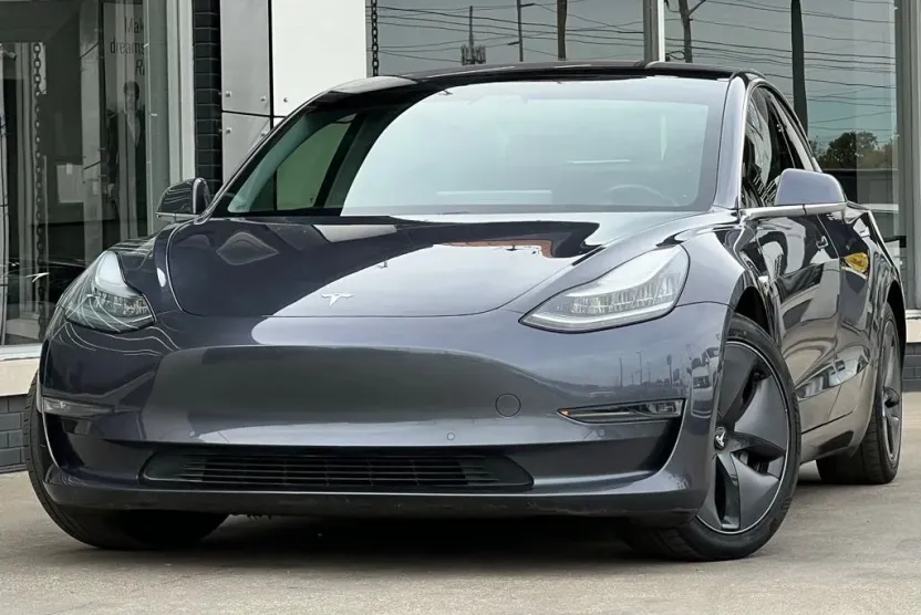 2018 Tesla Model 3 Long Range photo 1