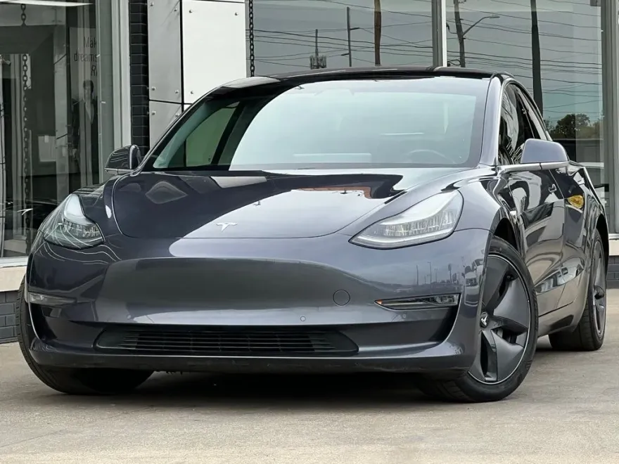 2018 Tesla Model 3 Long Range photo 1