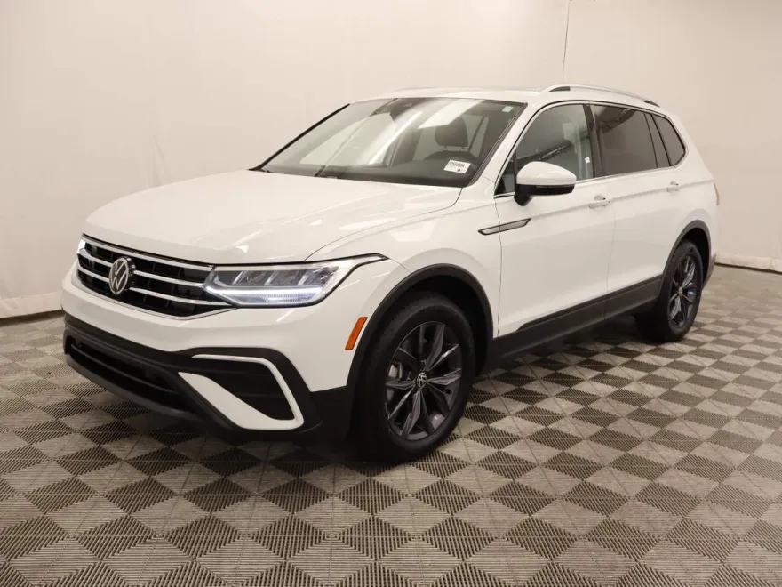 2022 Volkswagen Tiguan SE photo 1