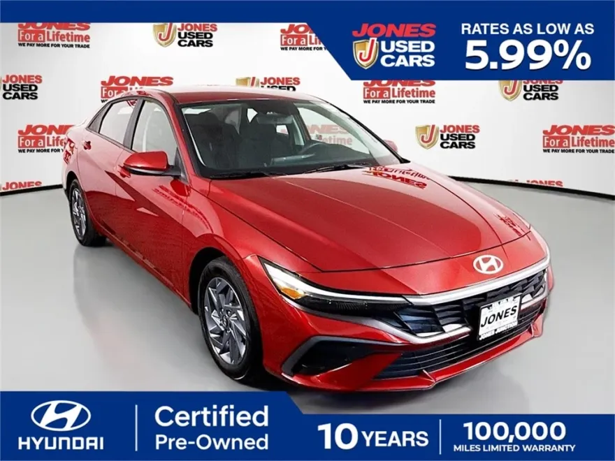 2024 Hyundai Elantra SEL photo 1