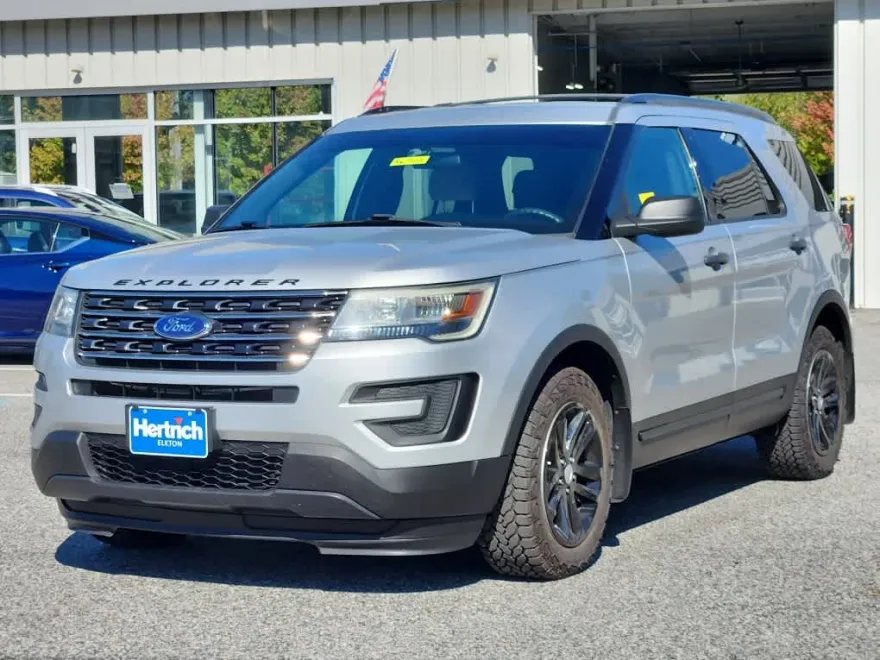 2017 Ford Explorer Base photo 1