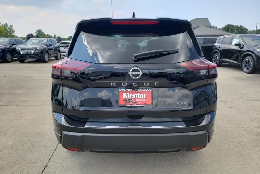 2026 Nissan Rogue SV photo 1
