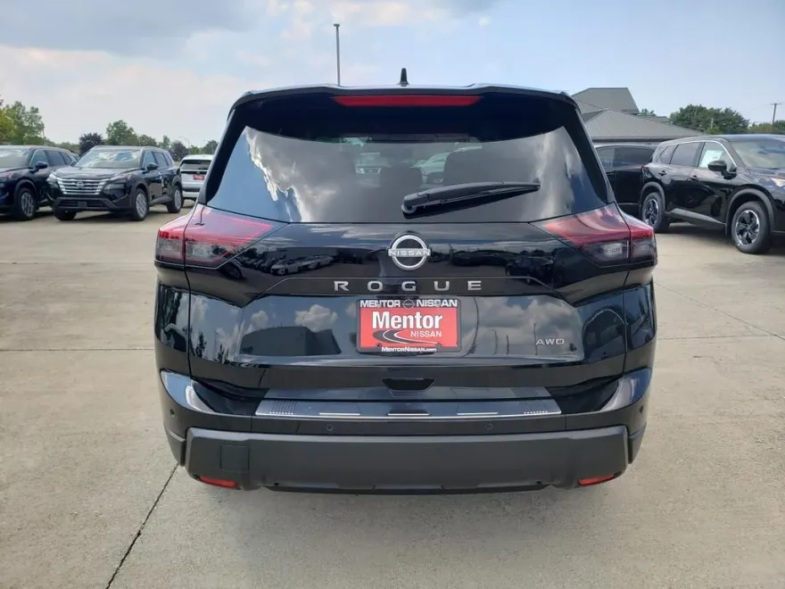 2026 Nissan Rogue SV photo 1