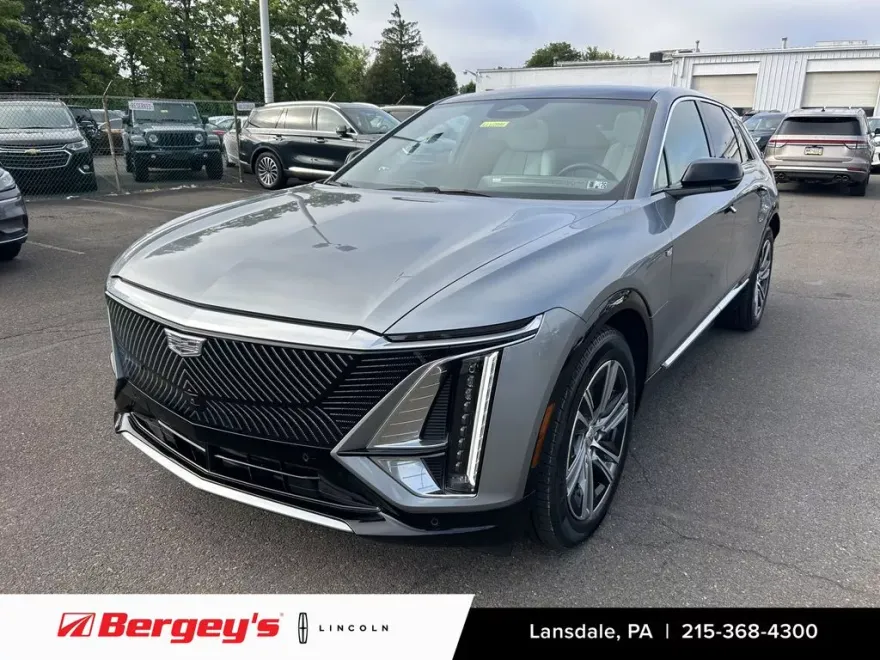 2024 Cadillac Lyriq Luxury photo 1