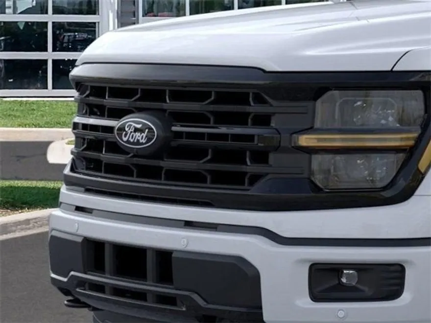 2025 Ford F-150 XLT photo 17