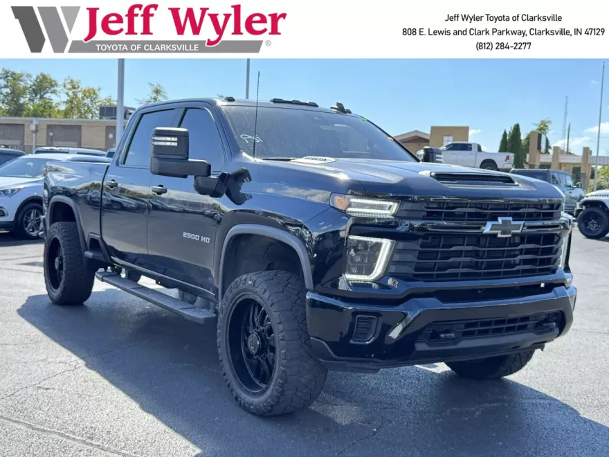 2024 Chevrolet Silverado 2500HD Custom photo 1