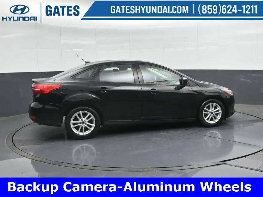 2018 Ford Focus SE photo 1