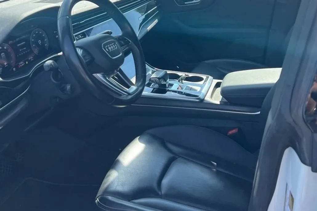 2019 Audi Q8 Premium Plus photo 1