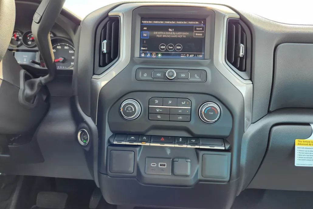 2025 Chevrolet Silverado 1500 photo 1