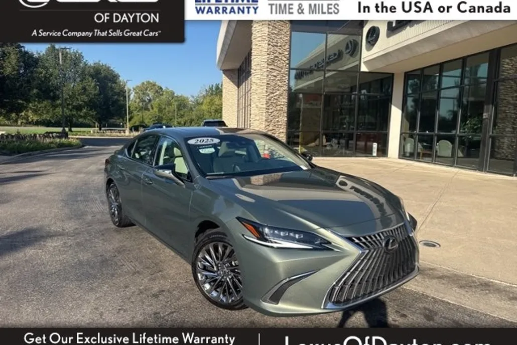 2025 Lexus ES 300h Ultra Luxury photo 1