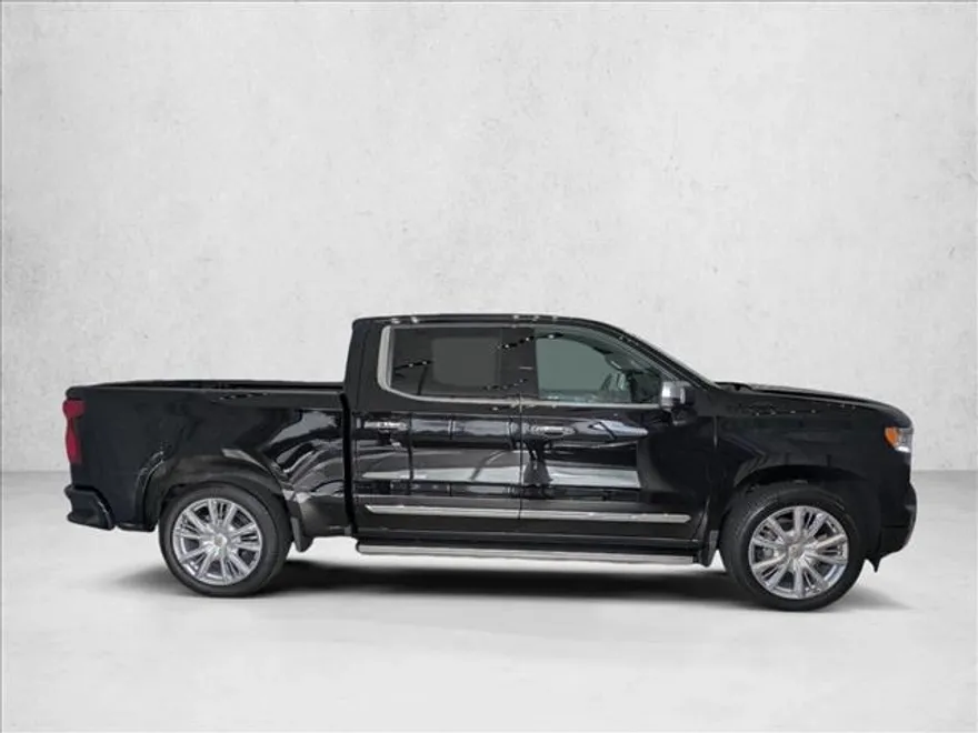 2024 Chevrolet Silverado 1500 High Country photo 1