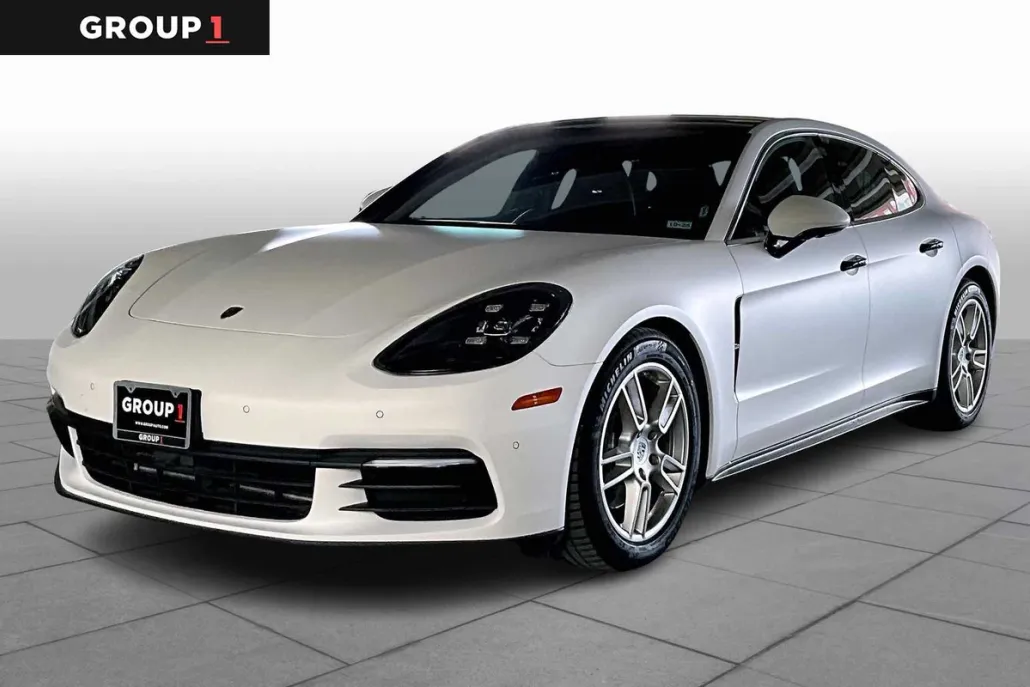 2018 Porsche Panamera Base photo 1