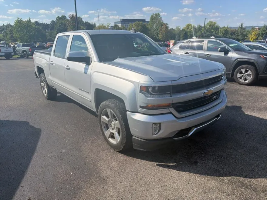 2018 Chevrolet Silverado 1500 LT photo 1