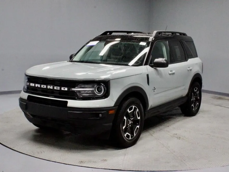 2023 Ford Bronco Sport Outer Banks photo 1
