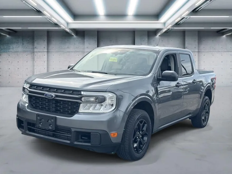 2022 Ford Maverick XLT photo 1