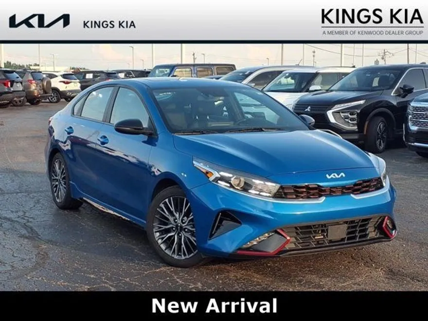 2023 Kia Forte GT-Line photo 1