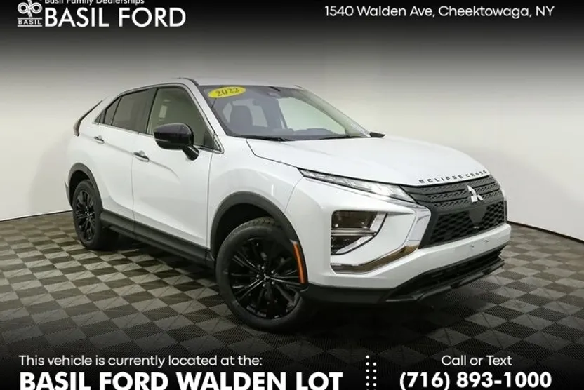 2022 Mitsubishi Eclipse Cross LE photo 1