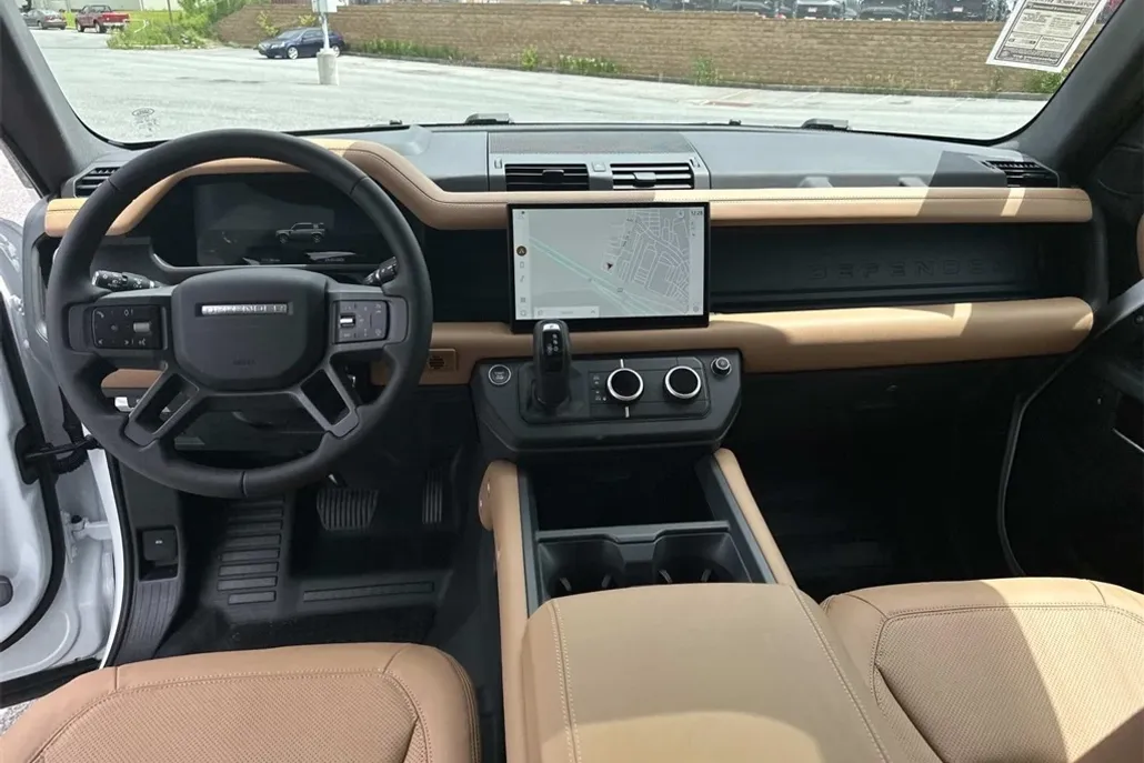2025 Land Rover Defender 110 S photo 1