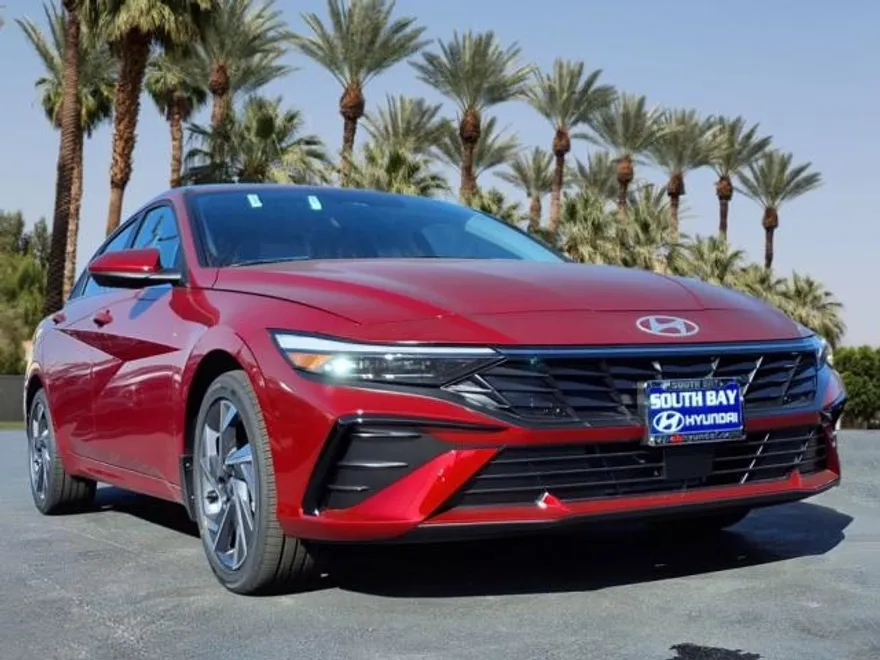 2025 Hyundai Elantra SEL Convenience photo 1