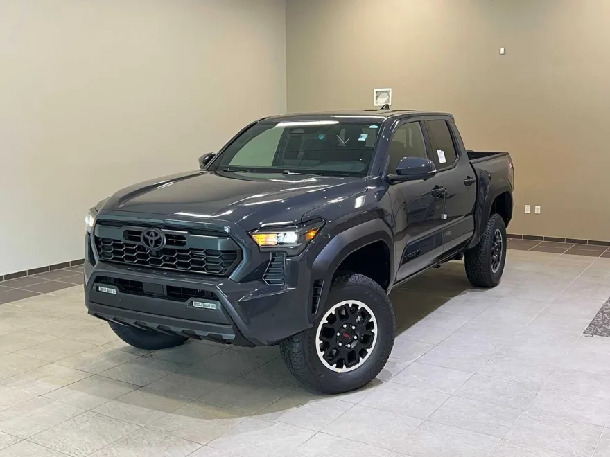 2025 Toyota Tacoma TRD Off-Road photo 1