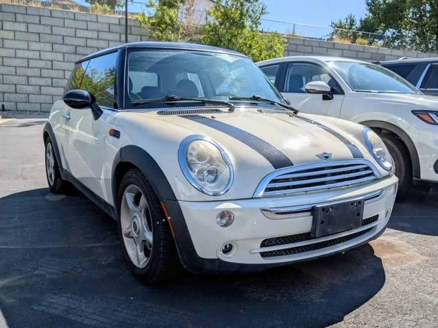 2006 Mini Cooper 2 Door Hardtop photo 1